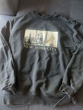 Brandy Melville Black New York City Graphic Crewneck